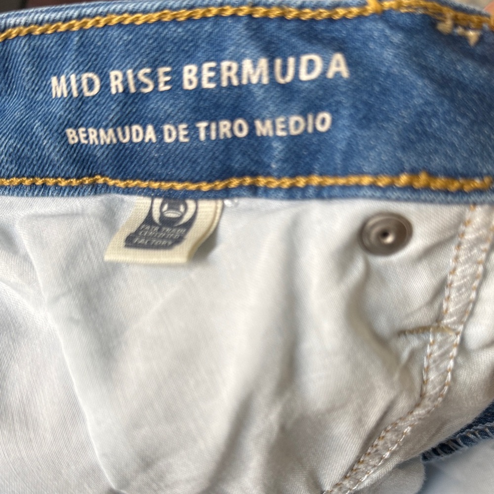 Universal Thread Light Blue Jean Shorts - Picture 3 of 6